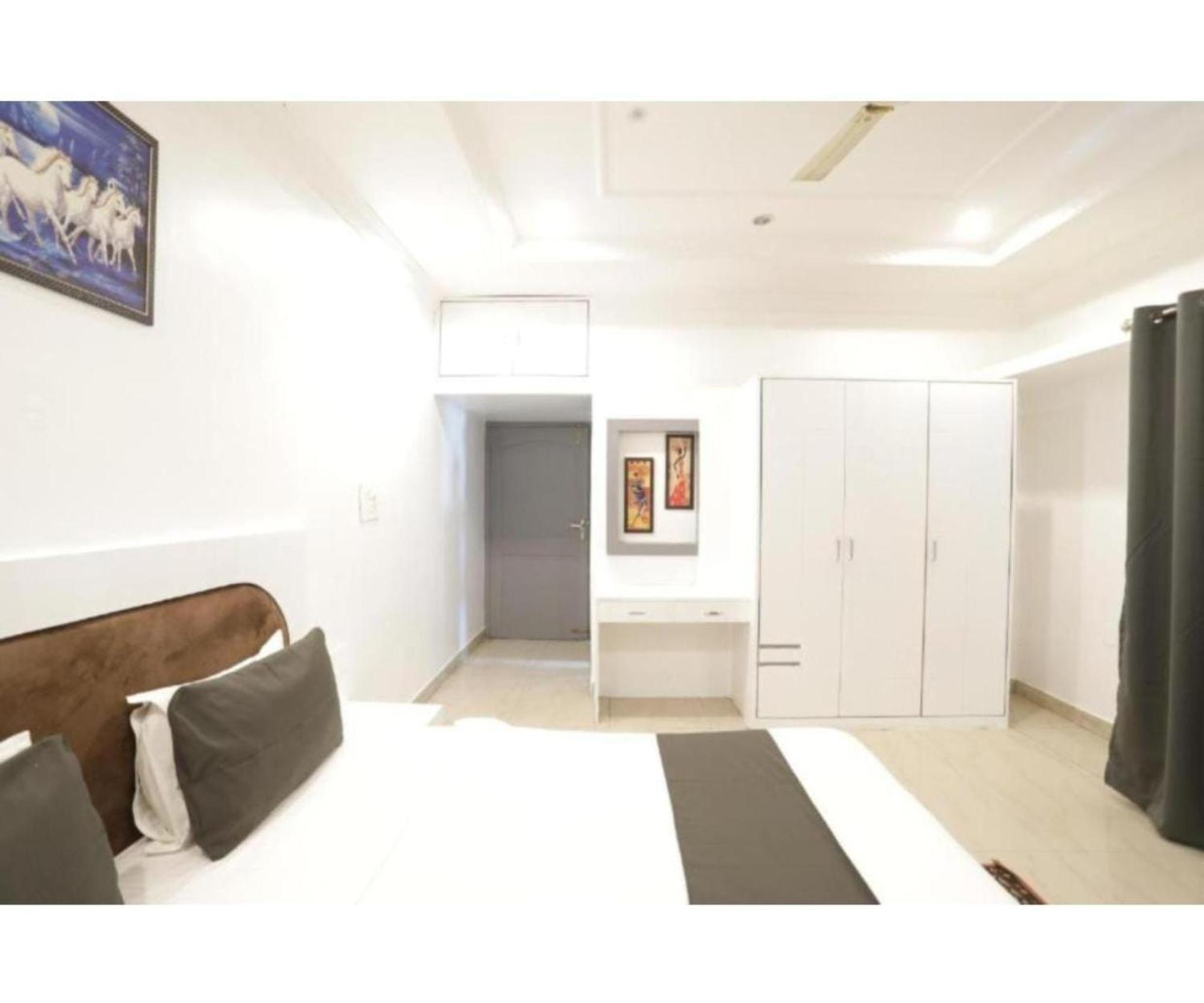 Day S Inn Luxury Stay Near Care Hospital In Budget Friendly Price Best Seller Bhubaneswar Exterior photo